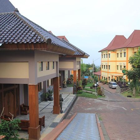 Ciptaningati Hotel Бату Екстер'єр фото