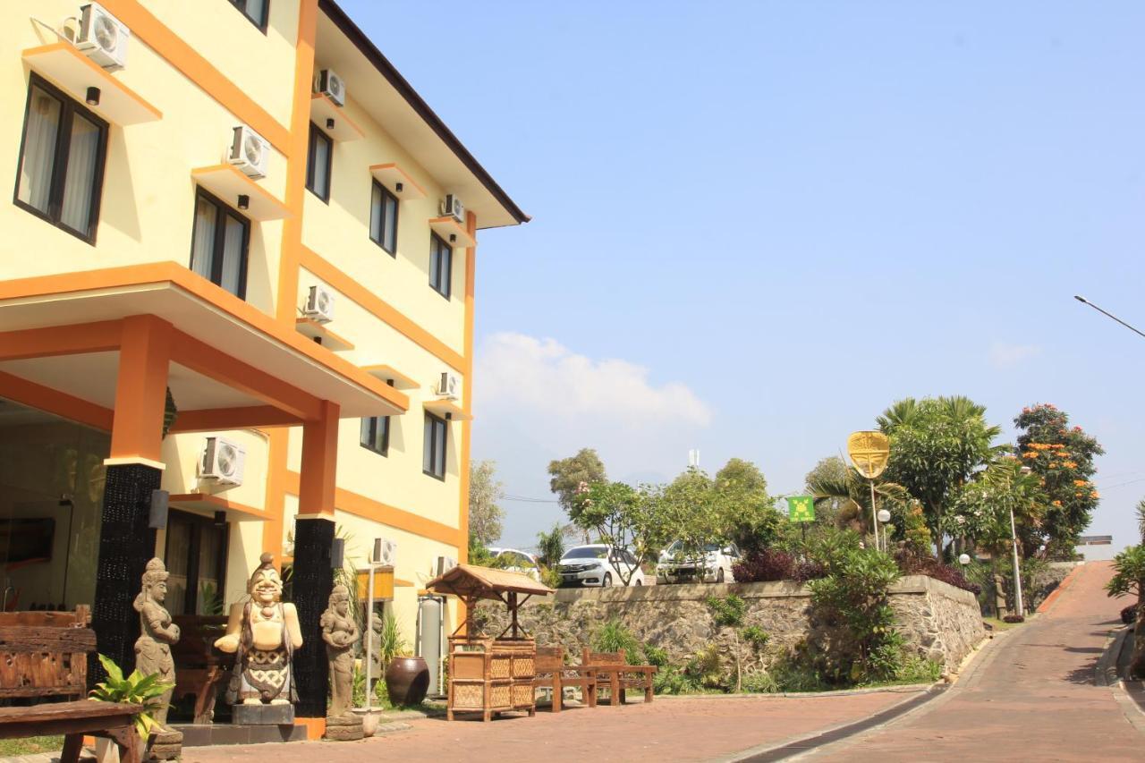 Ciptaningati Hotel Бату Екстер'єр фото