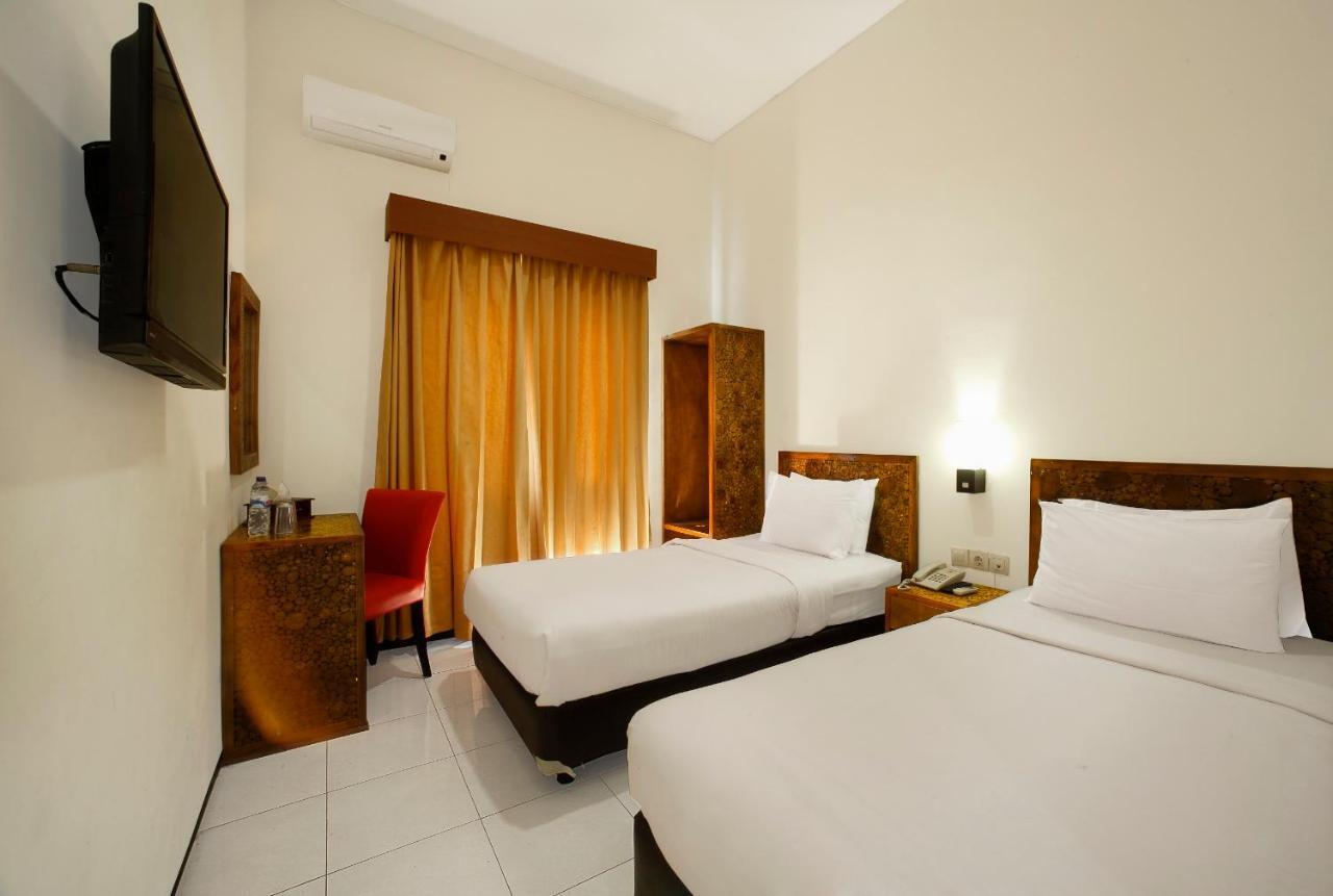 Ciptaningati Hotel Бату Екстер'єр фото