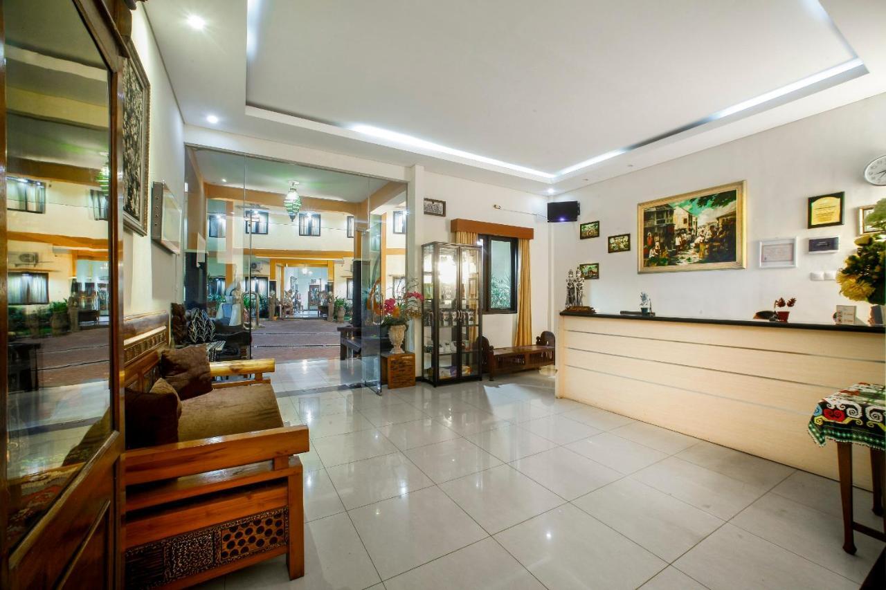 Ciptaningati Hotel Бату Екстер'єр фото