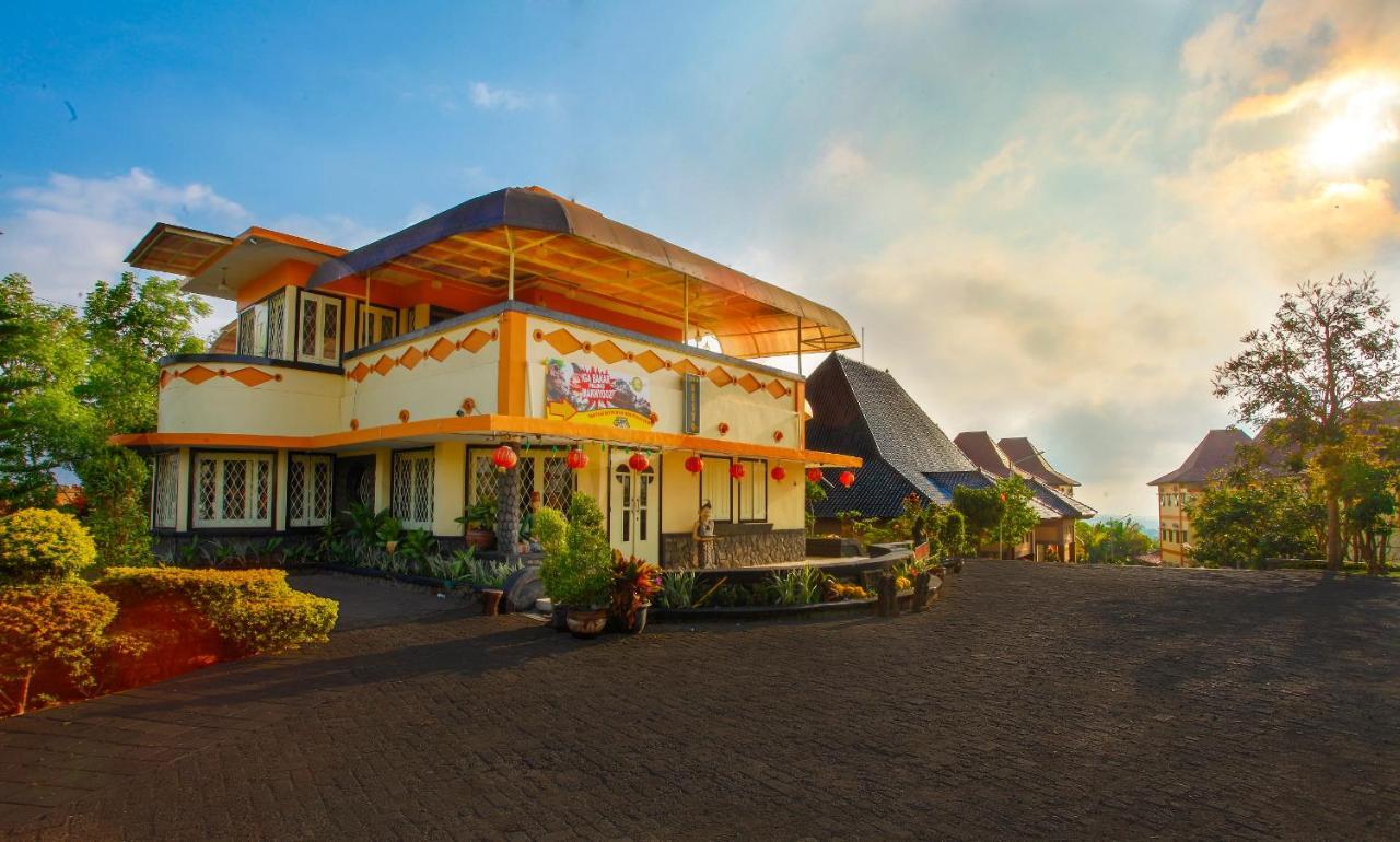 Ciptaningati Hotel Бату Екстер'єр фото